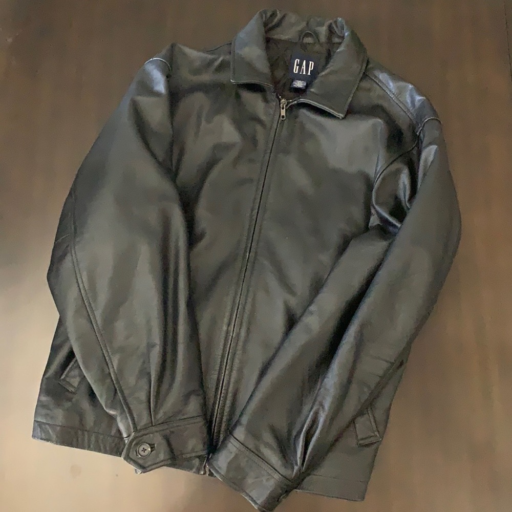Genuine leather lined Men’s jacket.